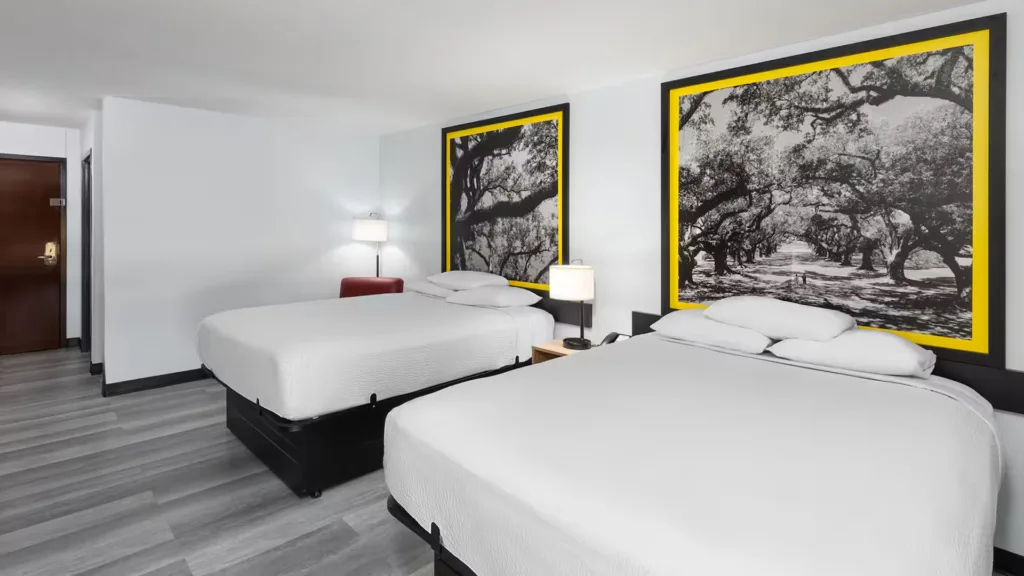 Super8-Alexandria-LA-Guest-Room-4 copy