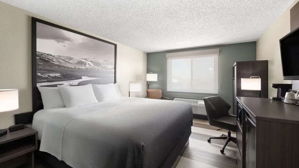 Super8-Conrad-MT-Guestroom-1 copy